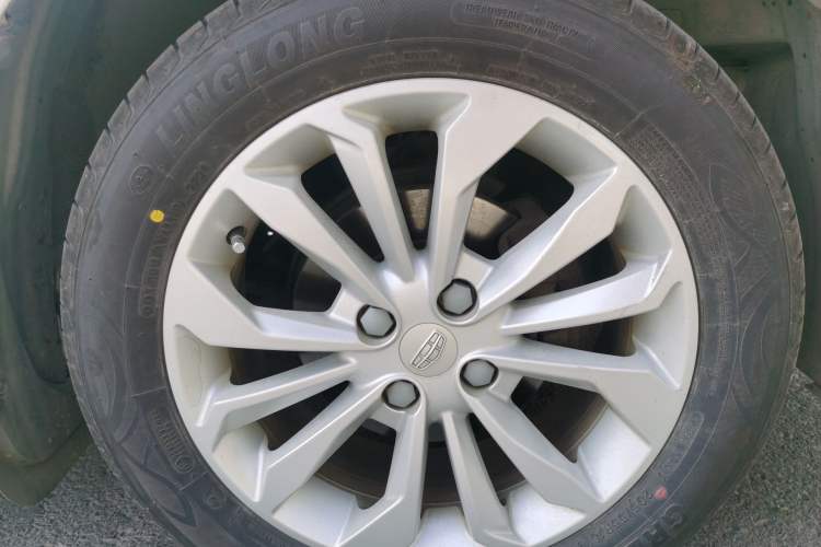 Used Geely Auto Vision 2016 1.5L Automatic Happiness Edition Right Front Wheel Hub