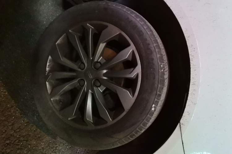 Used Geely Auto Vision 2016 1.5L Manual Happiness Edition Right Front Wheel Hub