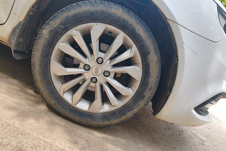 Used Geely Auto Vision 2016 1.5L Manual Happiness Edition Right Front Wheel Hub