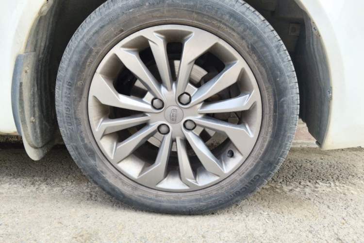 Used Geely Auto Vision 2016 1.5L Manual Happiness Edition Right Front Wheel Hub