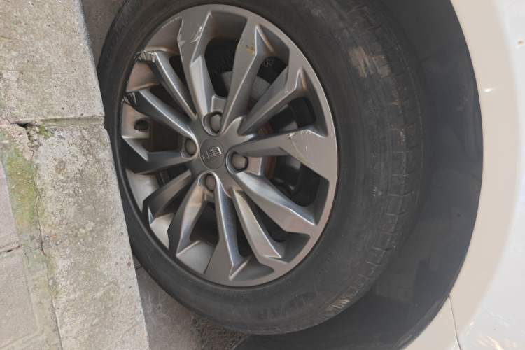 Used Geely Auto Vision 2016 1.5L Manual Happiness Edition Right Front Wheel Hub