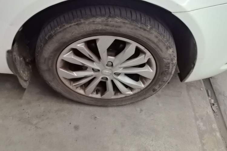 Used Geely Auto Vision 2016 1.5L Manual Happiness Edition Right Front Wheel Hub