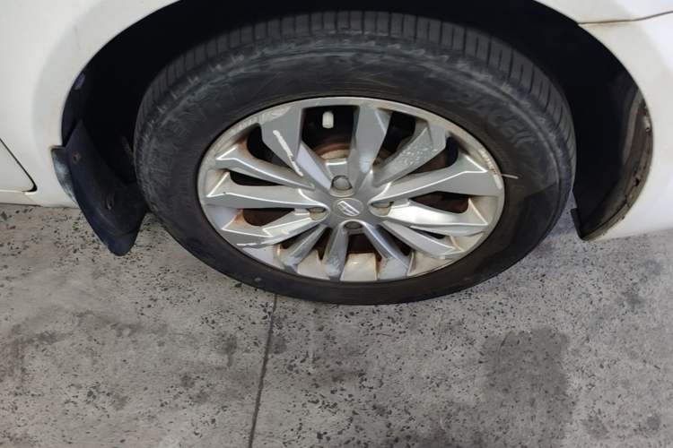 Used Geely Auto Vision 2016 1.5L Automatic Happiness Edition Right Front Wheel Hub