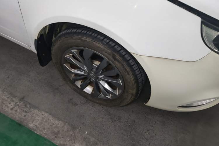 Used Geely Auto Vision 2016 1.5L Automatic Happiness Edition Right Front Wheel Hub