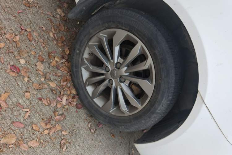 Used Geely Auto Vision 2016 1.5L Manual Happiness Edition Right Front Wheel Hub
