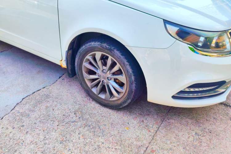 Used Geely Auto Vision 2016 1.5L Automatic Happiness Edition Right Front Wheel Hub