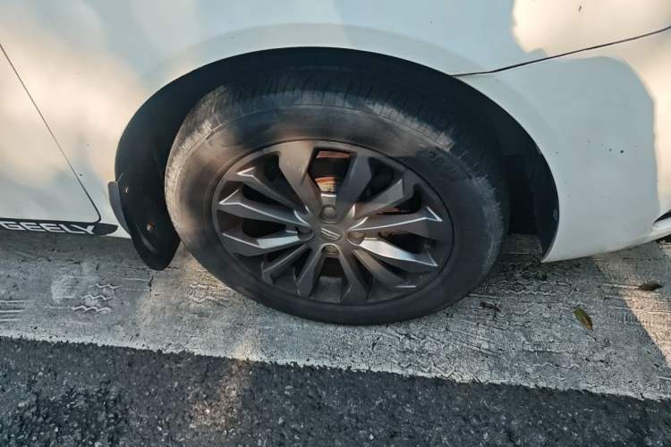 Used Geely Auto Vision 2016 1.5L Manual Happiness Edition Right Front Wheel Hub