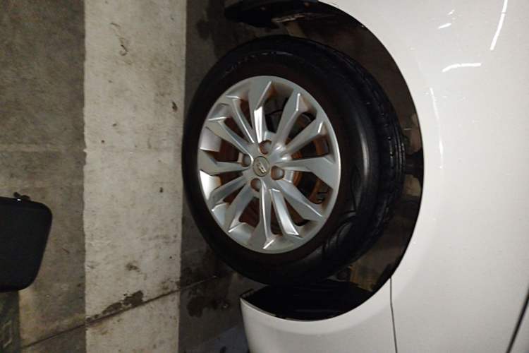 Used Geely Auto Vision 2016 1.5L Manual Happiness Edition Right Front Wheel Hub