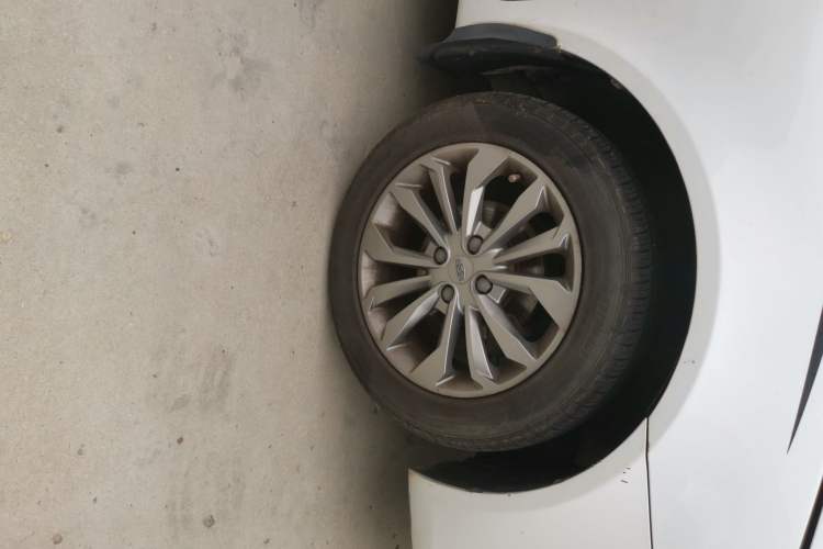 Used Geely Auto Vision 2016 1.5L Manual Happiness Edition Right Front Wheel Hub