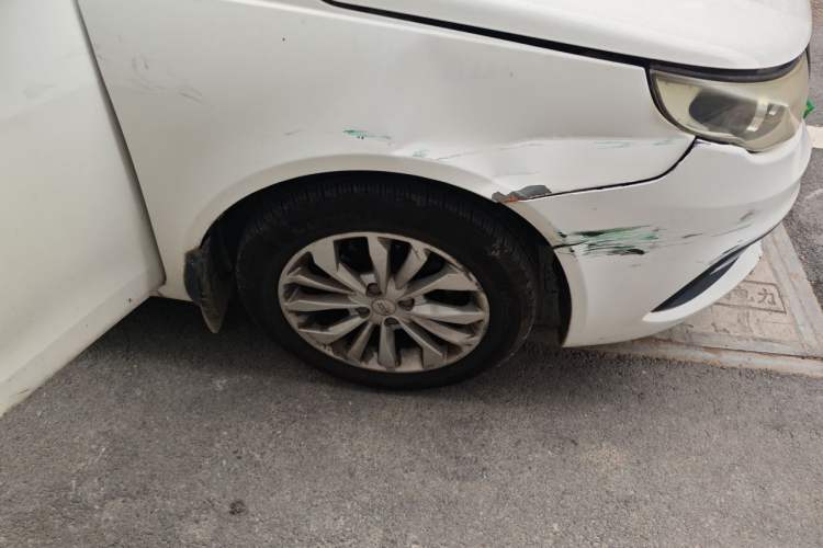 Used Geely Auto Vision 2016 1.5L Automatic Happiness Edition Right Front Wheel Hub