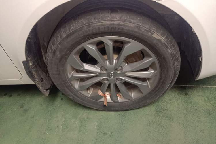 Used Geely Auto Vision 2016 1.5L Automatic Happiness Edition Right Front Wheel Hub