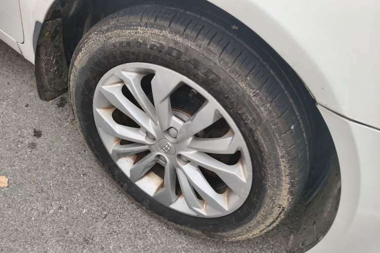 Used Geely Auto Vision 2016 1.5L Automatic Happiness Edition Right Front Wheel Hub