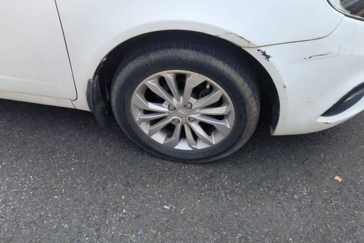 Used Geely Auto Vision 2016 1.5L Automatic Happiness Edition Right Front Wheel Hub