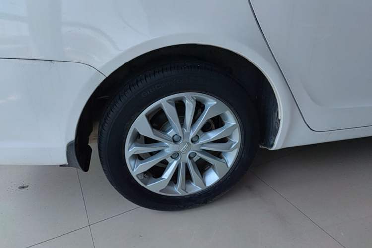 Used Geely Auto Vision 2016 1.5L Automatic Happiness Edition Right Rear Wheel Hub