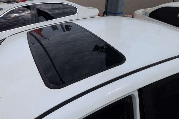 Used Geely Auto Vision 2016 1.5L Automatic Happiness Edition Roof