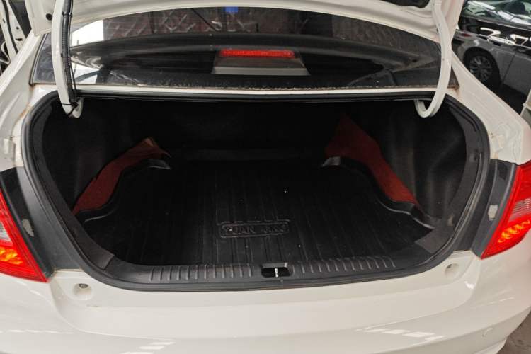Used Geely Auto Vision 2016 1.5L Automatic Happiness Edition Trunk
