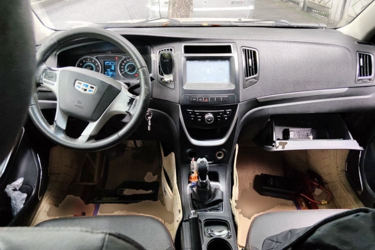Used Geely Auto Vision 2016 1.3T Manual Happiness Edition Center Console