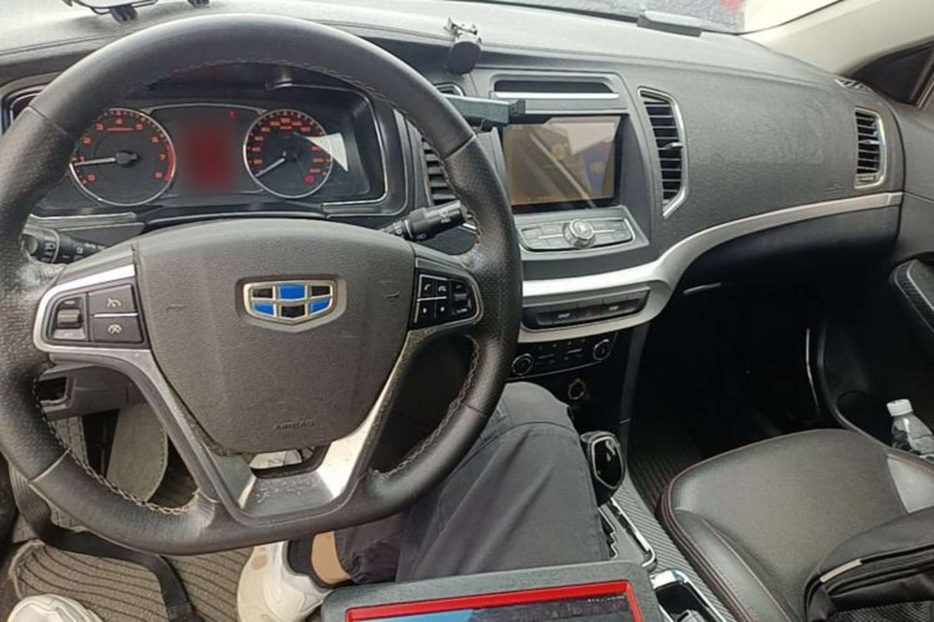 Used Geely Auto Vision 2016 1.5L Automatic Happiness Edition Center Console