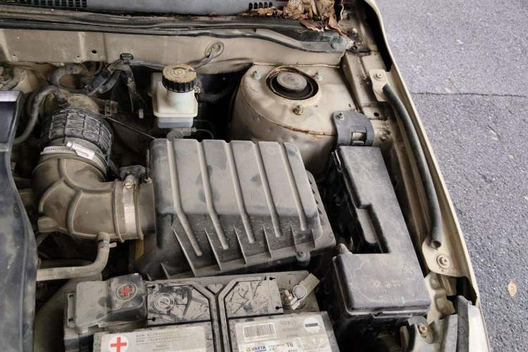 Used Geely Auto Vision 2016 1.3T Manual Happiness Edition Engine Bay Left