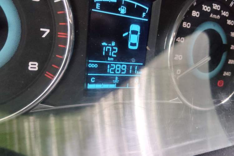 Used Geely Auto Vision 2016 1.3T Manual Happiness Edition Odometer Close Up