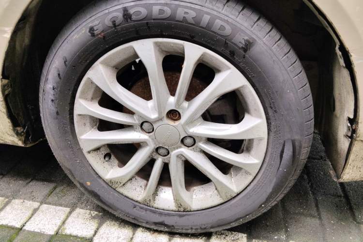 Used Geely Auto Vision 2016 1.3T Manual Happiness Edition Right Front Wheel Hub