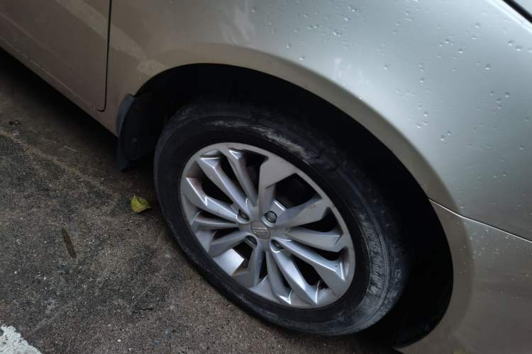 Used Geely Auto Vision 2016 1.5L Manual Happiness Edition Right Front Wheel Hub