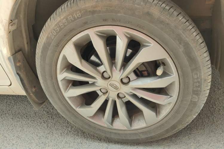 Used Geely Auto Vision 2016 1.5L Manual Happiness Edition Right Front Wheel Hub