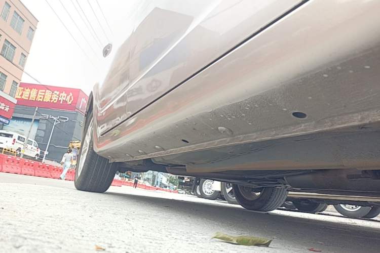 Used Geely Auto Vision 2016 1.5L Automatic Happiness Edition Right Side Sill