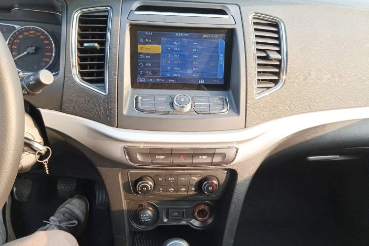 Used Geely Auto Vision 2017 1.5L Manual Happiness Edition Audio And AC Panel