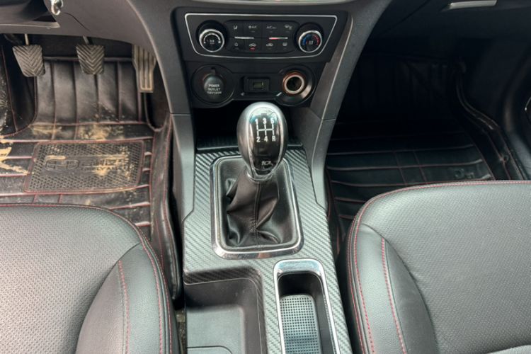 Used Geely Auto Vision 2017 1.5L Manual Happiness Edition Interior 4