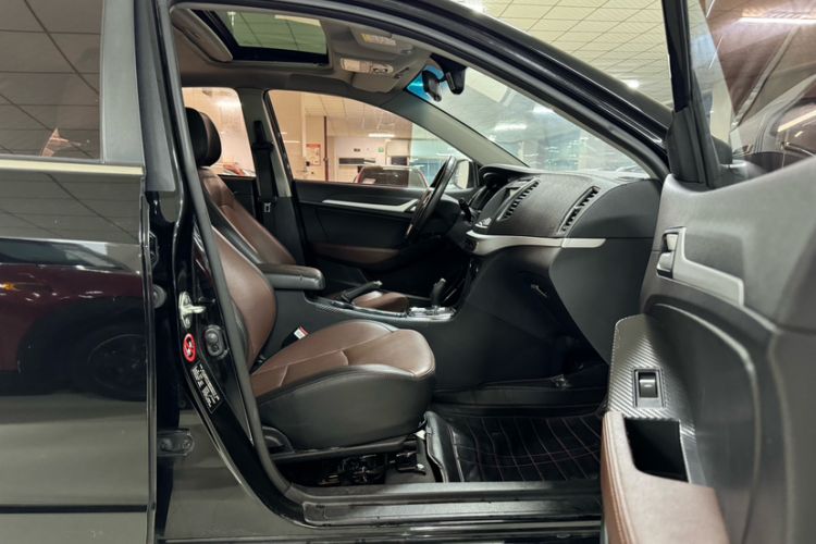 Used Geely Auto Vision 2017 1.5L Automatic Happiness Edition Interior 6