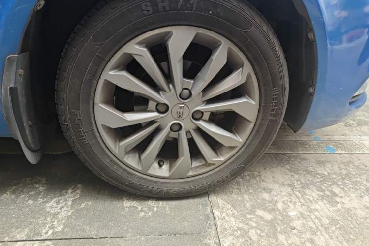 Used Geely Auto Vision 2017 1.5L Automatic Happiness Edition Right Front Wheel Hub