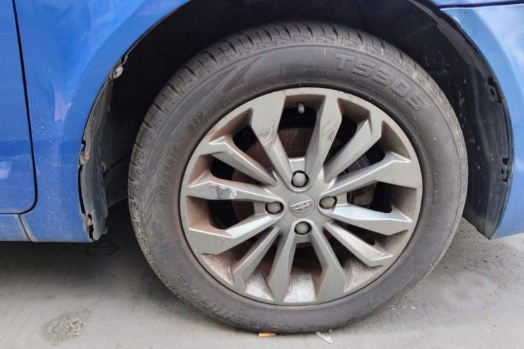 Used Geely Auto Vision 2017 1.5L Manual Happiness Edition Right Front Wheel Hub
