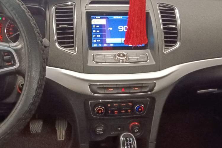 Used Geely Auto Vision 2017 1.5L Manual Happiness Edition Audio And AC Panel