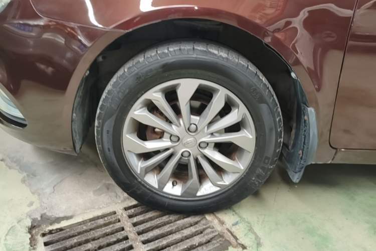 Used Geely Auto Vision 2017 1.5L Automatic Happiness Edition Left Front Wheel Hub