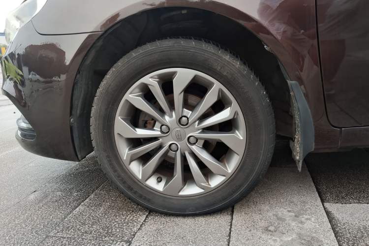 Used Geely Auto Vision 2017 1.5L Manual Happiness Edition Left Front Wheel Hub