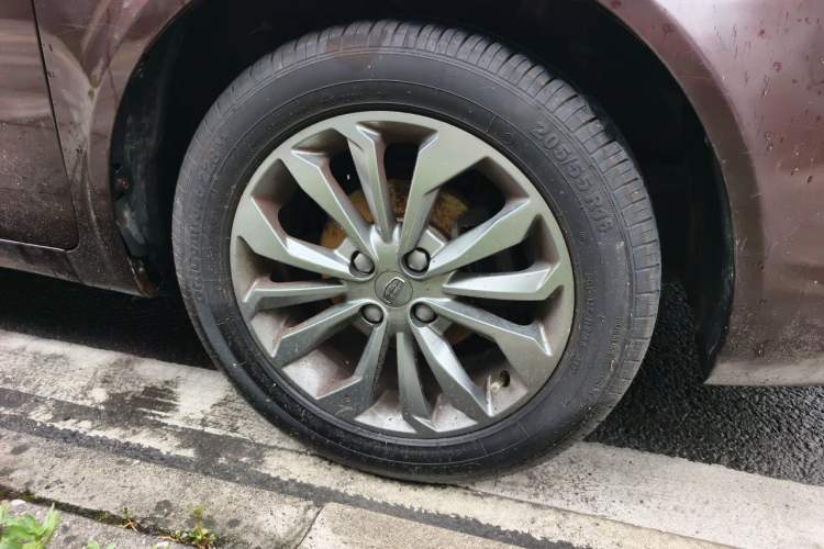 Used Geely Auto Vision 2017 1.5L Automatic Happiness Edition Right Front Wheel Hub
