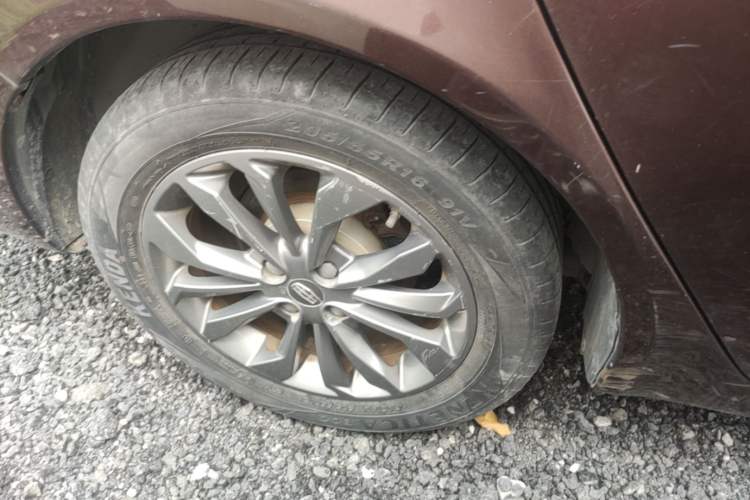 Used Geely Auto Vision 2017 1.5L Automatic Happiness Edition Right Rear Wheel Hub