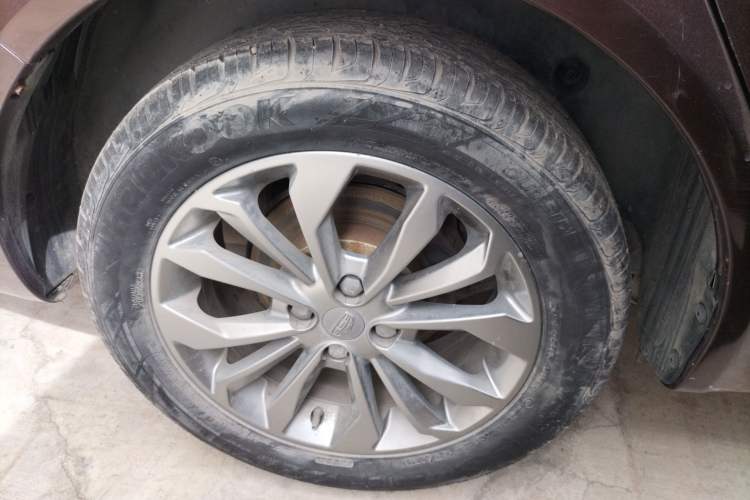 Used Geely Auto Vision 2017 1.5L Automatic Happiness Edition Right Rear Wheel Hub