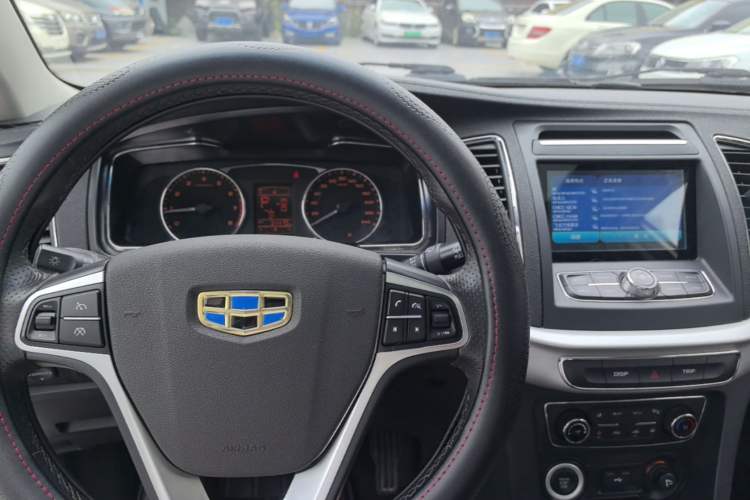 Used Geely Auto Vision 2017 1.5L Automatic Happiness Edition Center Console
