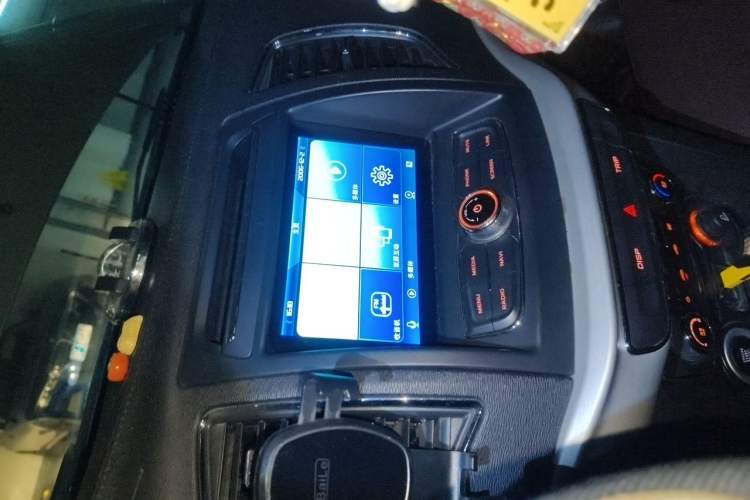 Used Geely Auto Vision 2017 1.5L Automatic Happiness Edition Audio And AC Panel