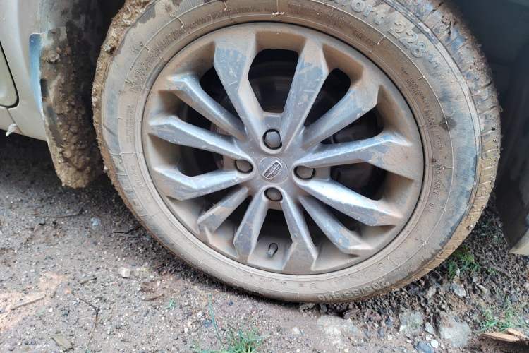 Used Geely Auto Vision 2017 1.5L Manual Happiness Edition Right Front Wheel Hub