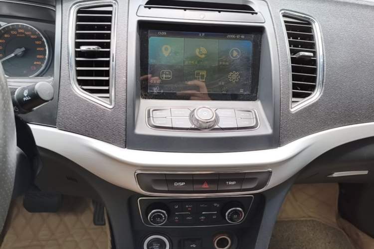 Used Geely Auto Vision 2017 1.5L Automatic Happiness Edition Audio And AC Panel