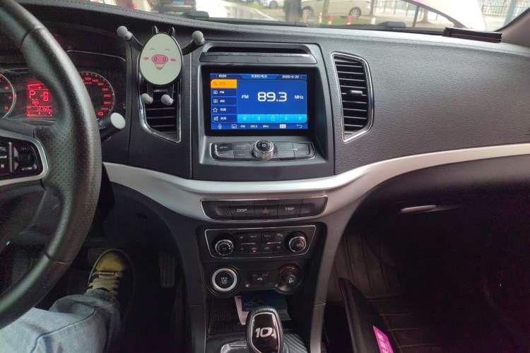 Used Geely Auto Vision 2017 1.5L Automatic Happiness Edition Audio And AC Panel