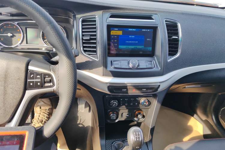 Used Geely Auto Vision 2017 1.5L Manual Happiness Edition Audio And AC Panel