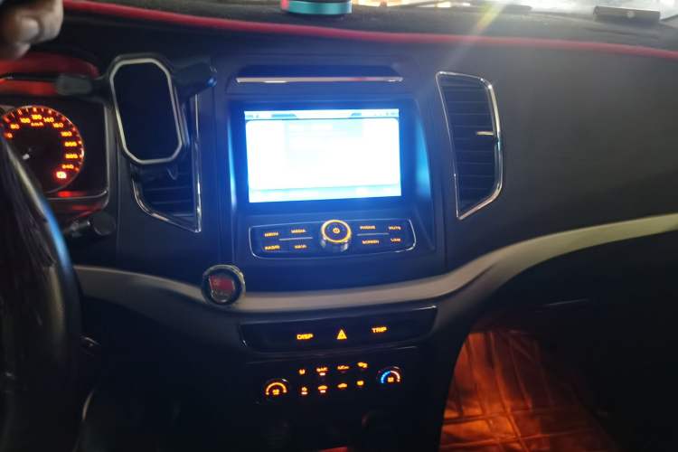 Used Geely Auto Vision 2017 1.5L Manual Happiness Edition Audio And AC Panel
