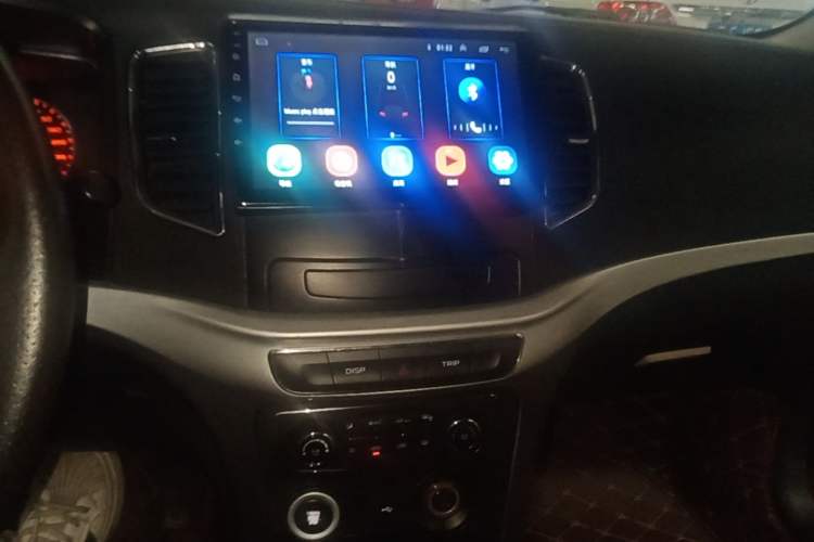 Used Geely Auto Vision 2017 1.5L Automatic Happiness Edition Audio And AC Panel