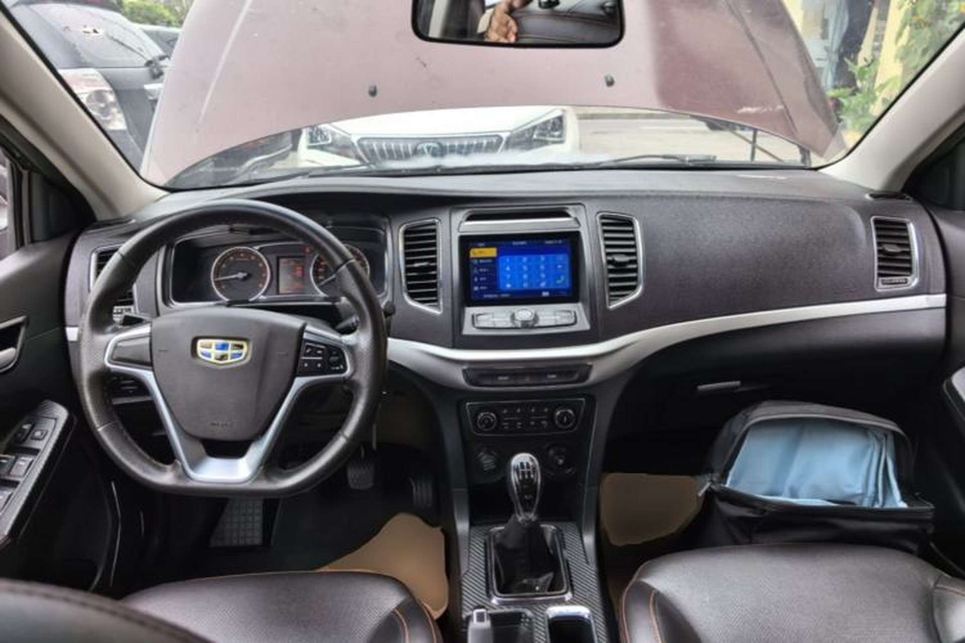Used Geely Auto Vision 2017 1.5L Manual Happiness Edition Center Console