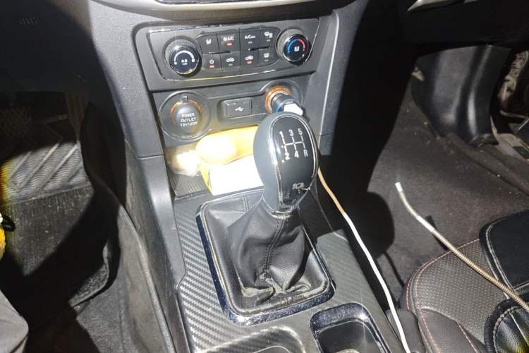 Used Geely Auto Vision 2017 1.5L Manual Happiness Edition Gear Lever