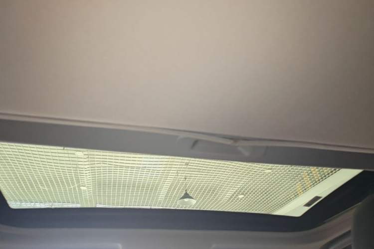 Used Geely Auto Vision 2017 1.5L Automatic Happiness Edition Headliner